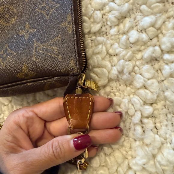 Louis Vuitton Brown Monogram Crossbody Bag - Picture 4 of 5